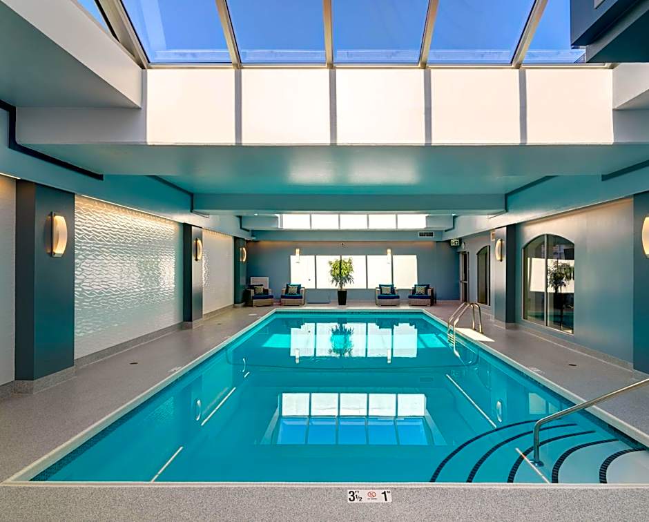 Chateau Victoria Hotel & Suites