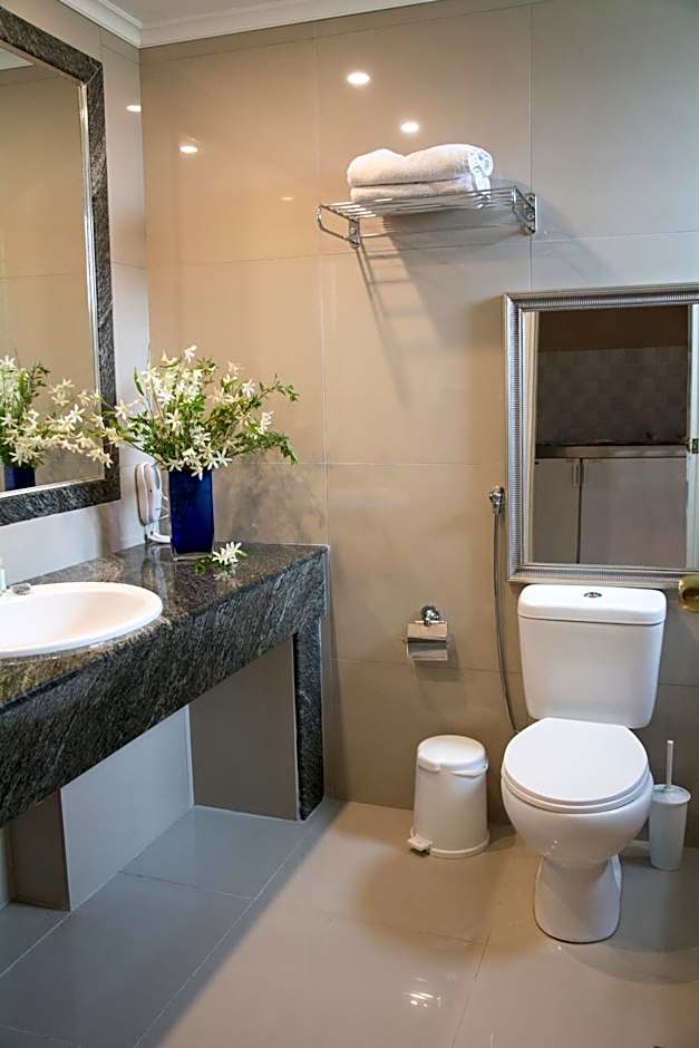 Sovereign Beach Hotel