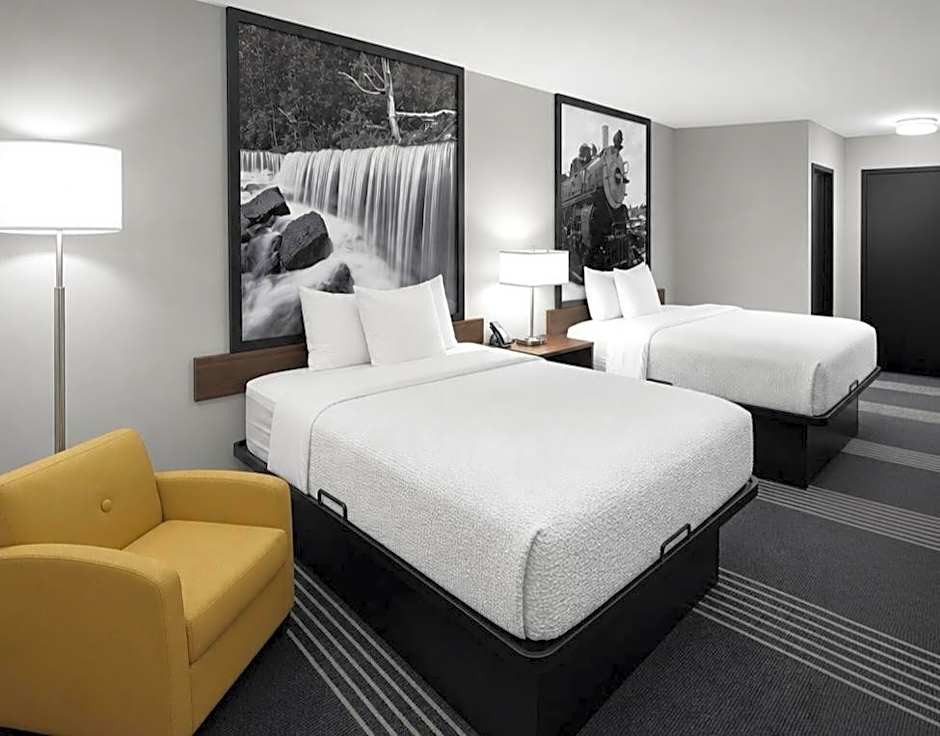 Super 8 by Wyndham Salina I-70