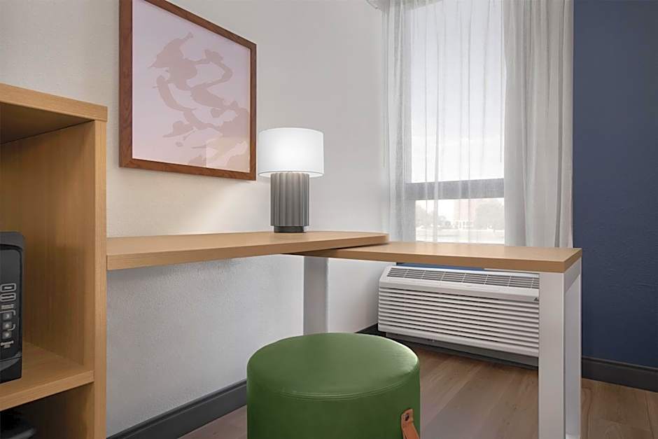 Spark by Hilton Denver East I 70