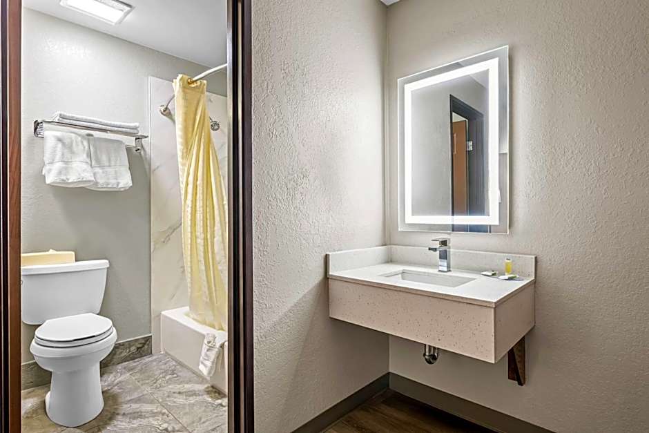 Super 8 by Wyndham Homewood Birmingham Area