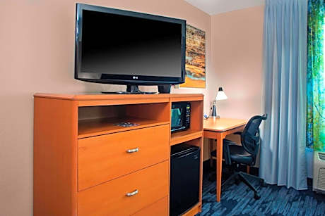 Queen Room with Two Queen Beds and Transfer Shower - Mobility and Hearing Accessible