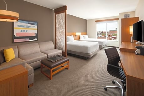 Queen Room with Two Queen Beds and Sofa Bed - High Floor