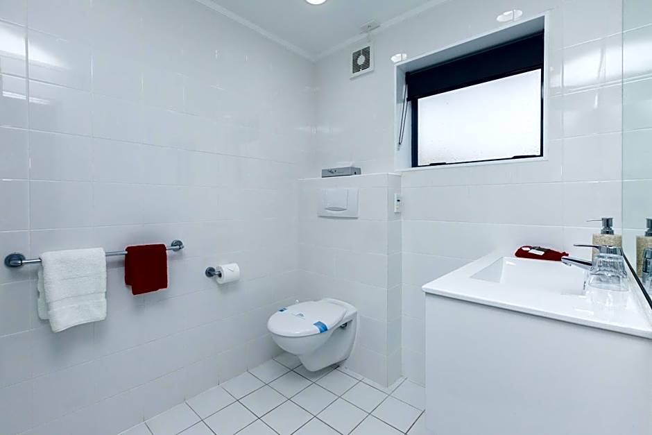 Aubyn Court Spa Motel