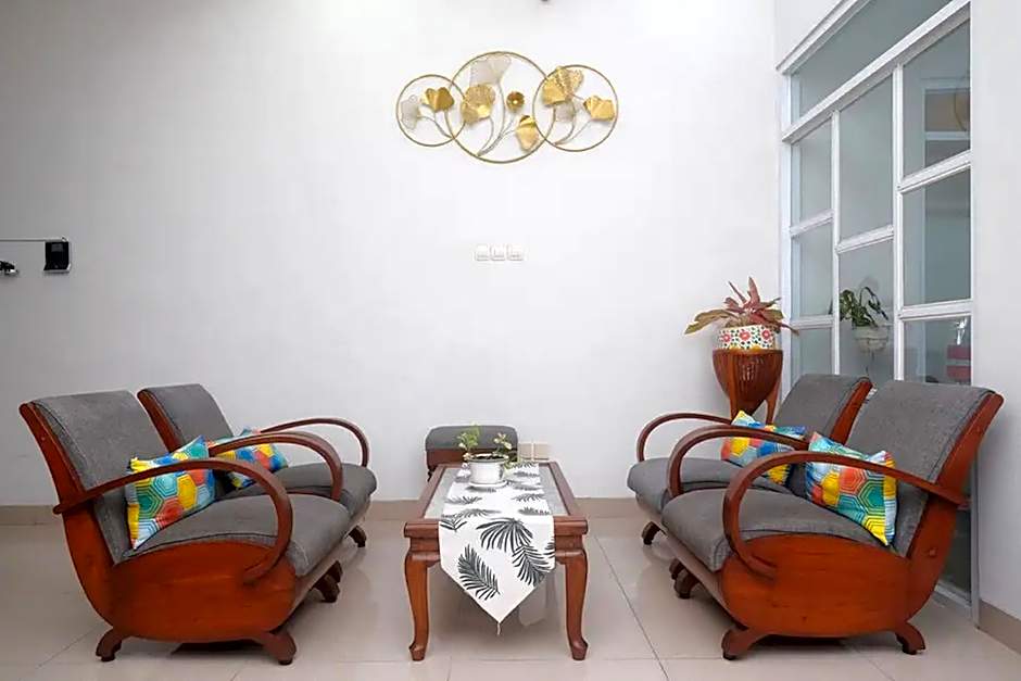 RedDoorz near Klaten Train Station