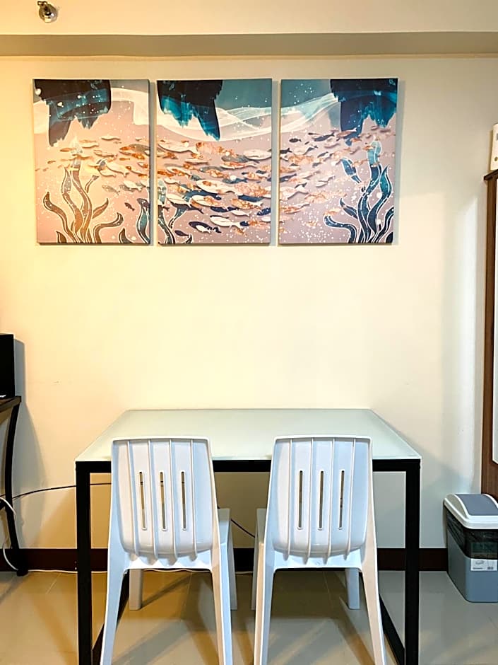 Quayside Condo near Airport