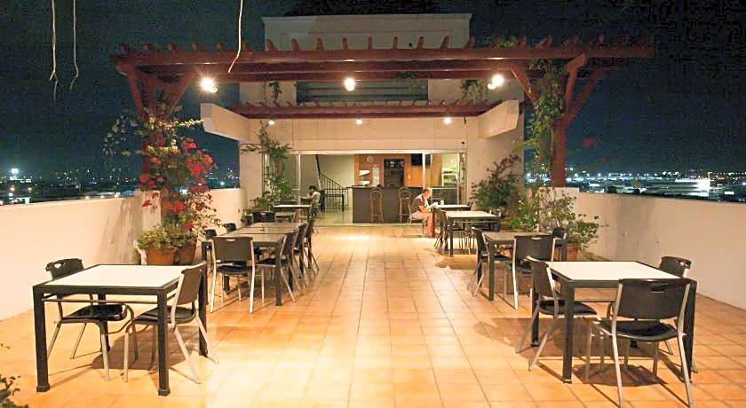 Nichols Airport Hotel