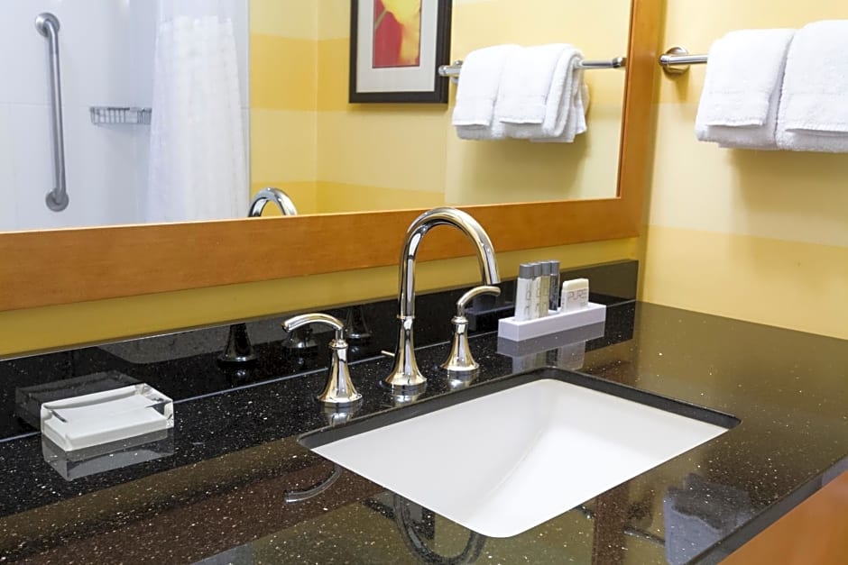 Pinnacle Hotel Harbourfront