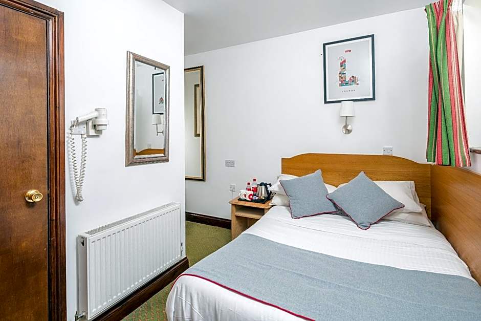 OYO Abbey Hotel, London Shepherd's Bush Market