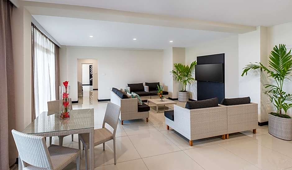 Tanoa International Dateline Hotel