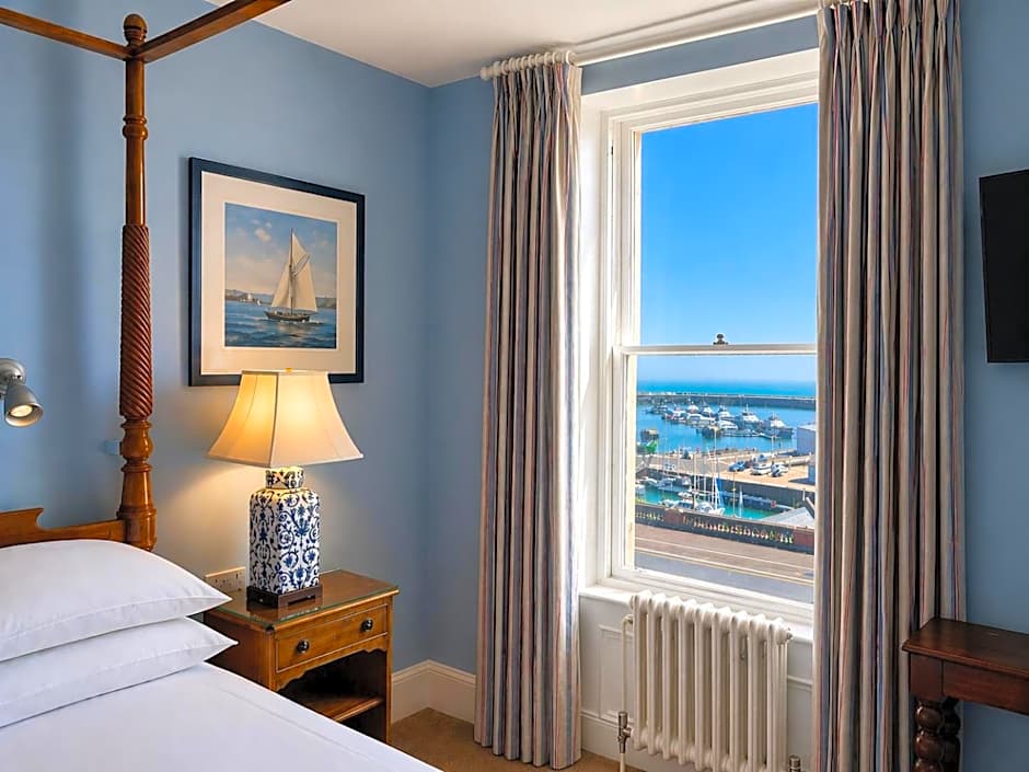 The Royal Harbour Hotel