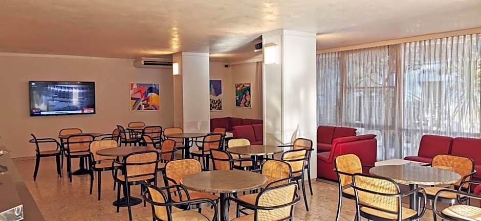 Hotel Cosmos