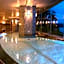 Toba Grand Hotel