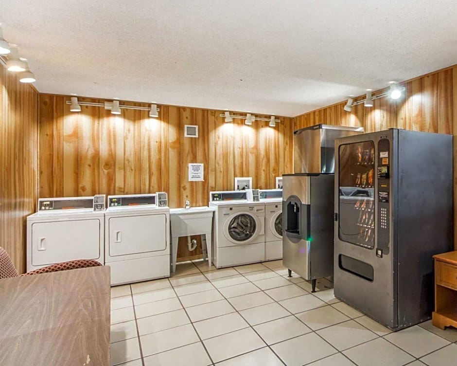 Quality Inn Ponca City Route 77