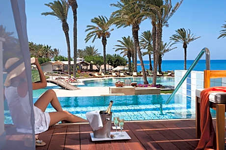 1-Bedroom Executive Sea View Suite with Private Pool