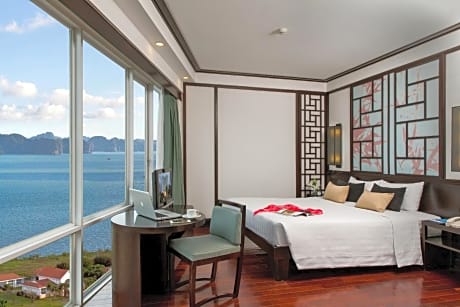 Superior Bay view with 1 King Size bed