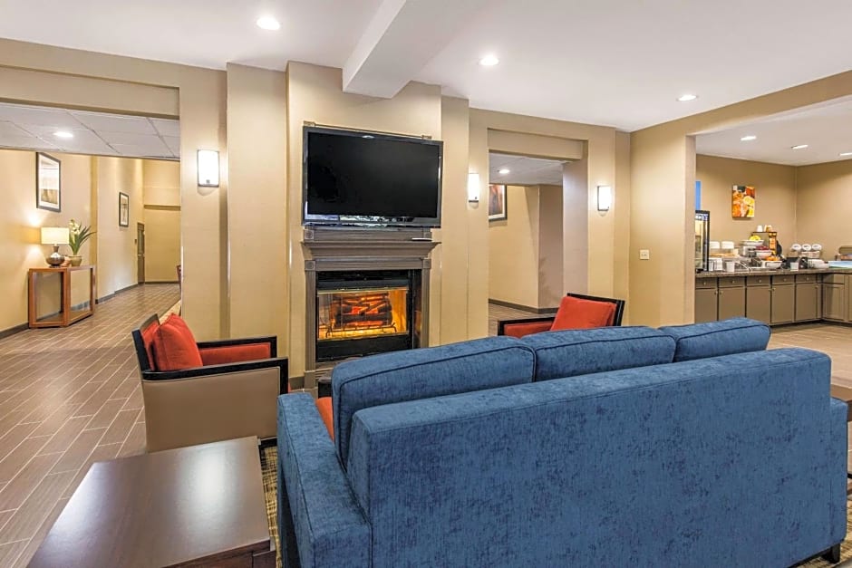 Comfort Inn & Suites IAH Bush Airport – East