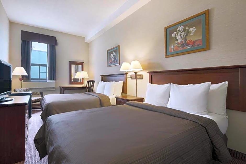 Days Inn by Wyndham Toronto East Beaches