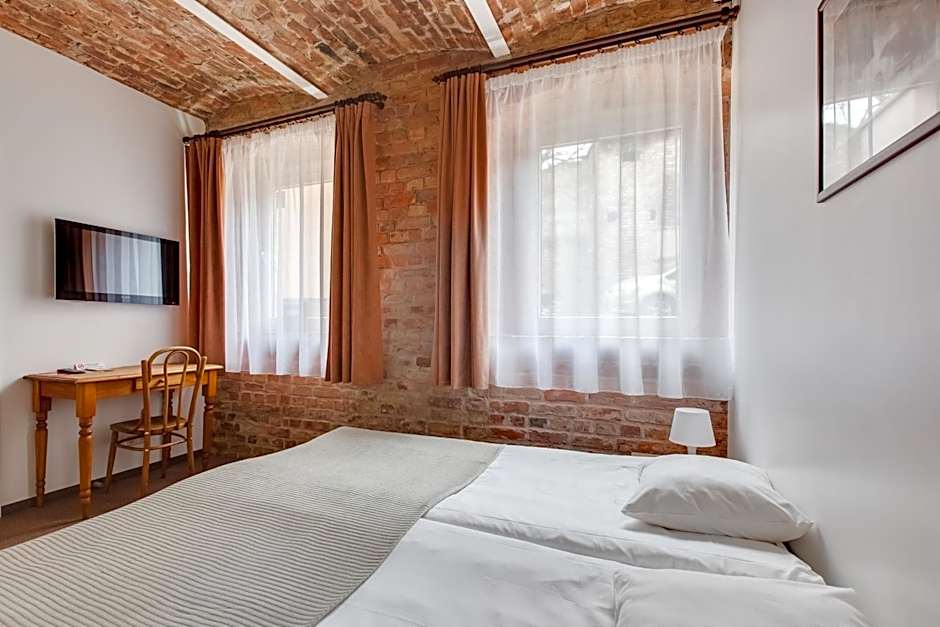 Janne Hotel with Self Check-in