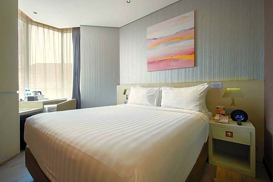 Photo 1 of 6 of Superior 1 Queen Bed