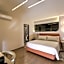 Expo Satelite 2750 Hotel & Suites