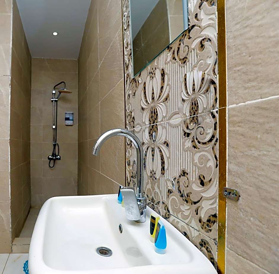 Pyramids Express View Hotel