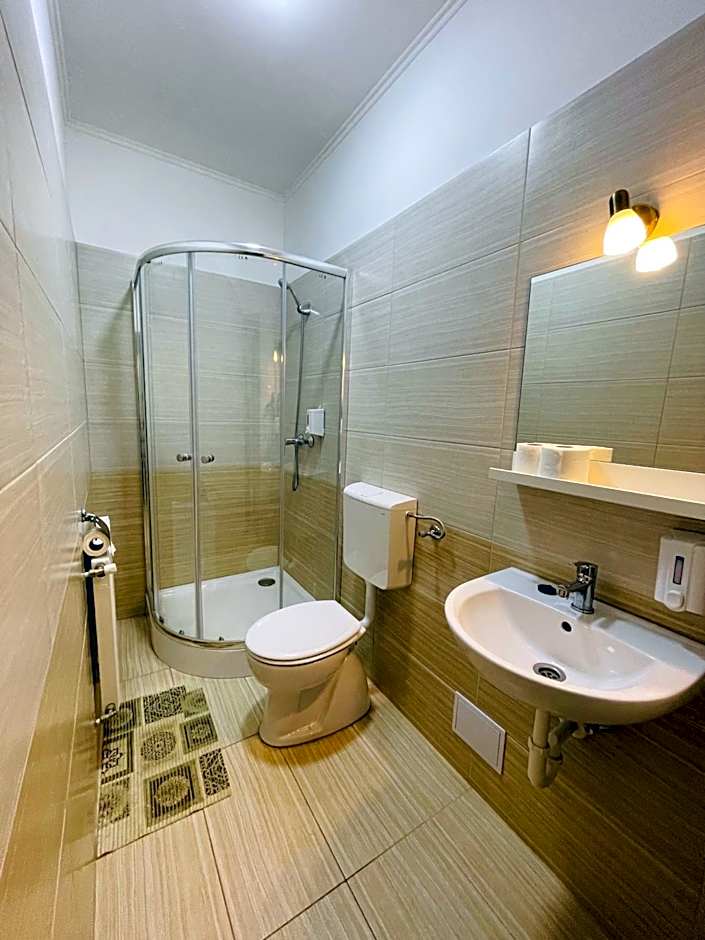 Easy Star Hotel