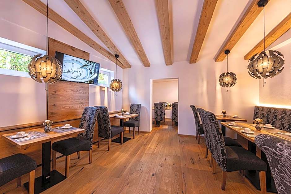 Hotel AlpinaRos Demming