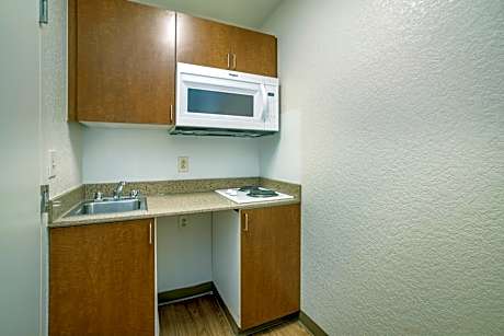 Studio with One Queen Bed Non-Smoking