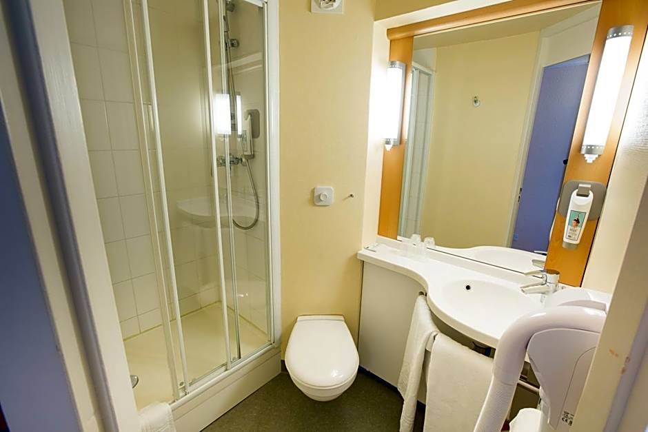 ibis Cherbourg La Glacerie