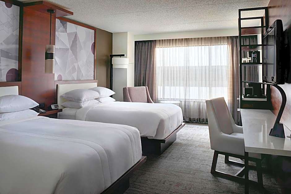 Marriott East Lansing at University Place