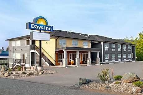 Days Inn by Wyndham 100 Mile House