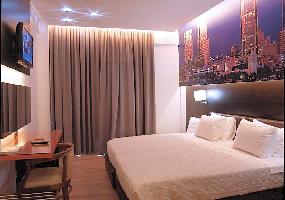 Photo 1 of 4 of Triple Room