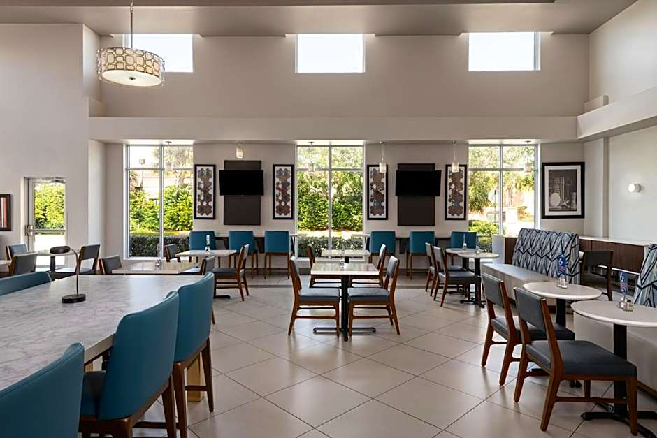 Holiday Inn Express & Suites Boynton Beach West By IHG