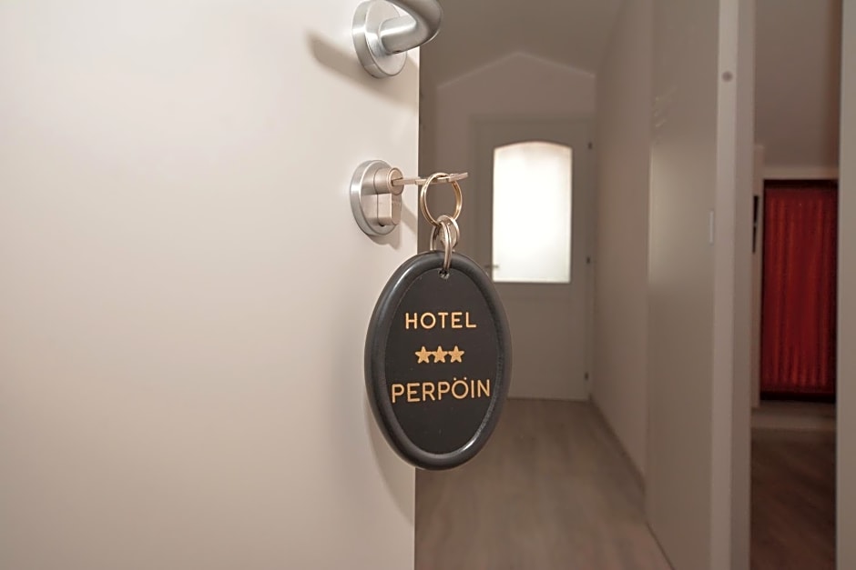 Hotel & Apartments " Perpoin "