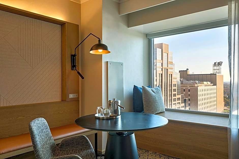Sheraton Grand Sacramento Hotel