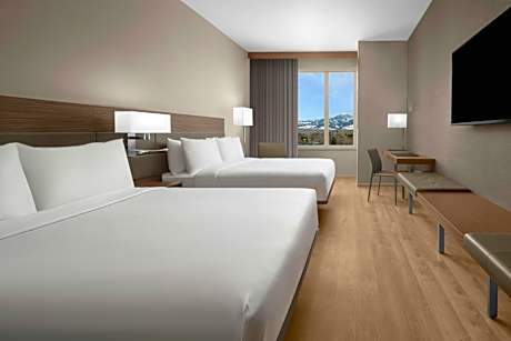 Queen Room with Two Queen Beds and Mountain View - High Floor