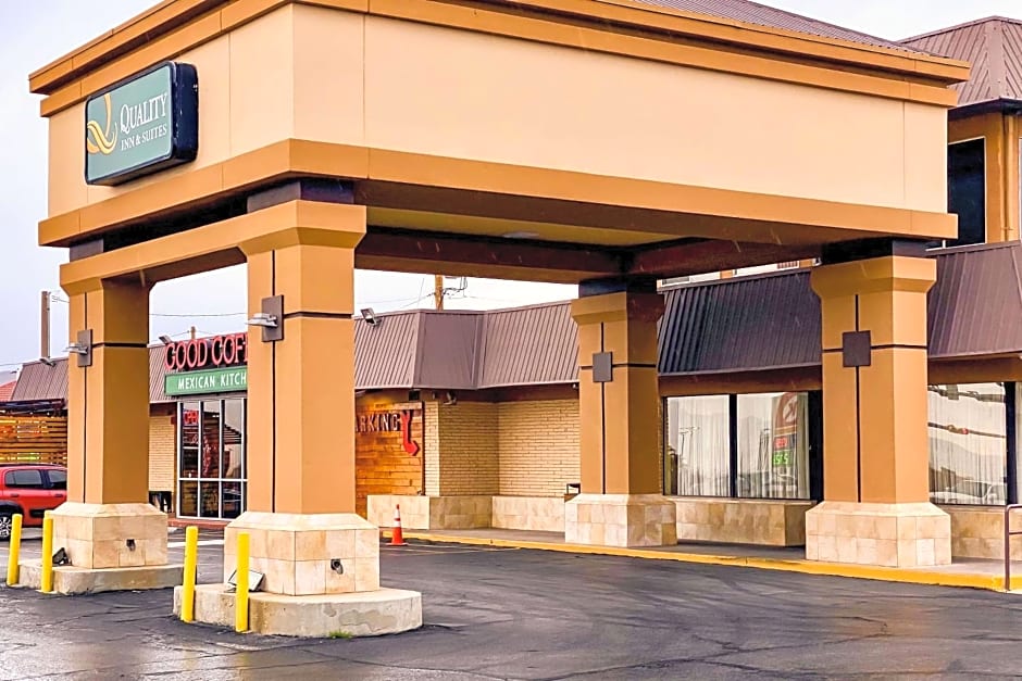 Quality Inn & Suites Airport
