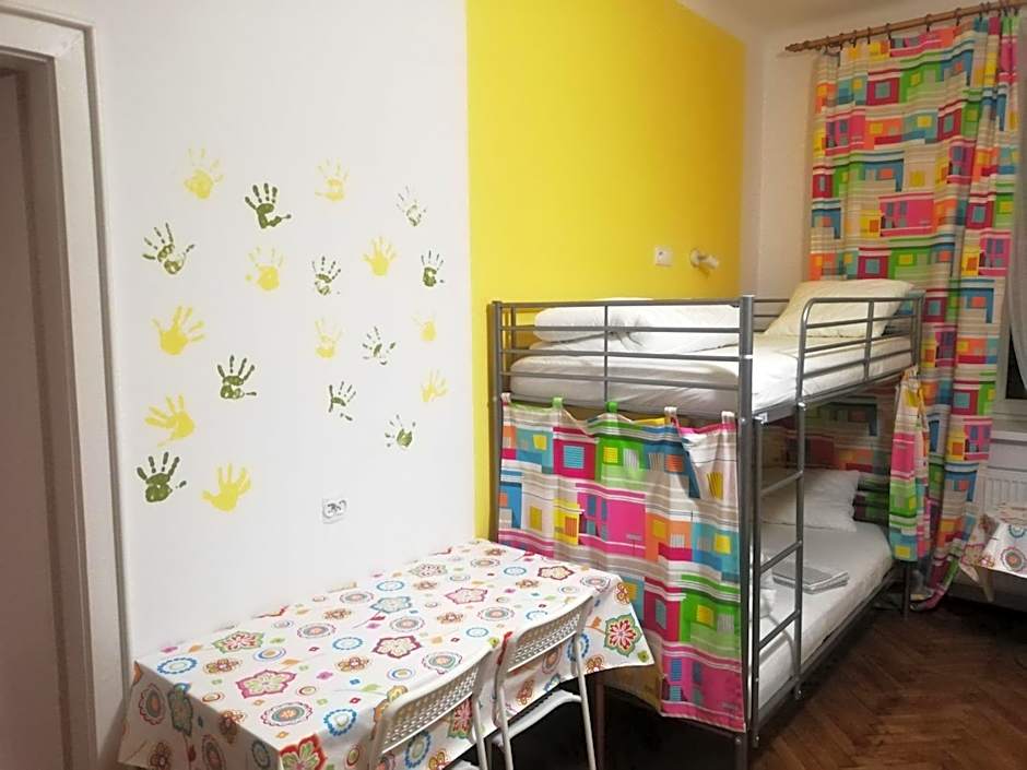 Lorf Hostel&Apartments