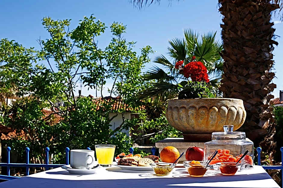 Stratos Hotel