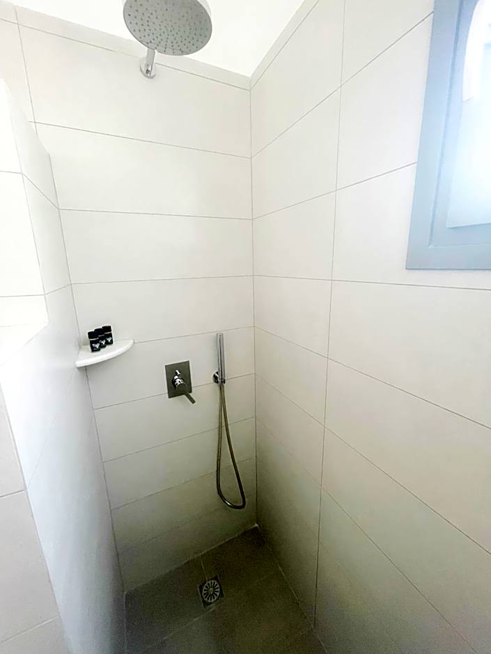 Kirki Rooms by the sea