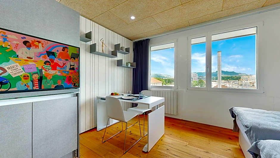 Evi's Home Hotel & Apartments