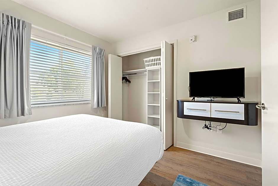 WaterWalk Extended Stay by Wyndham Kansas City - Overland Pk