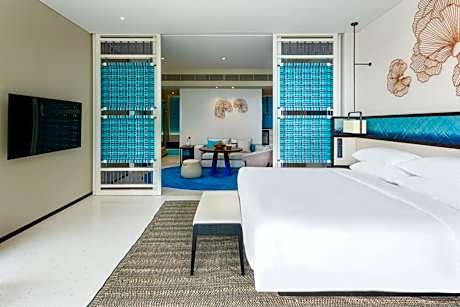 One-Bedroom Regency Ocean View Suite with Club Access