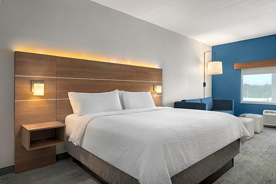 Holiday Inn Express & Suites West Melbourne By IHG