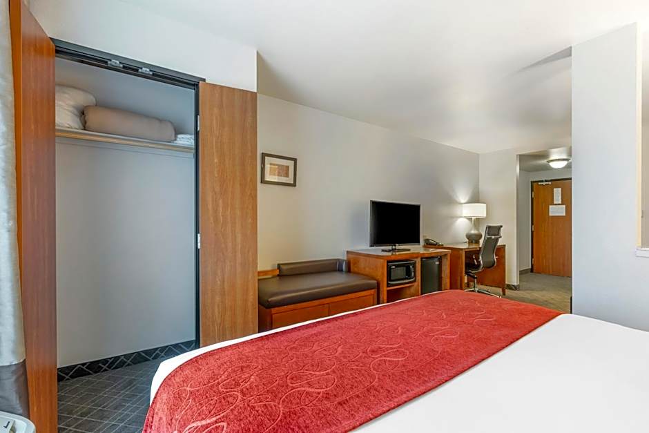 Comfort Suites Redding - Shasta Lake