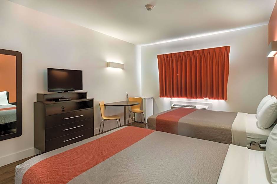 Photo 1 of 8 of Deluxe 2 Queen Beds