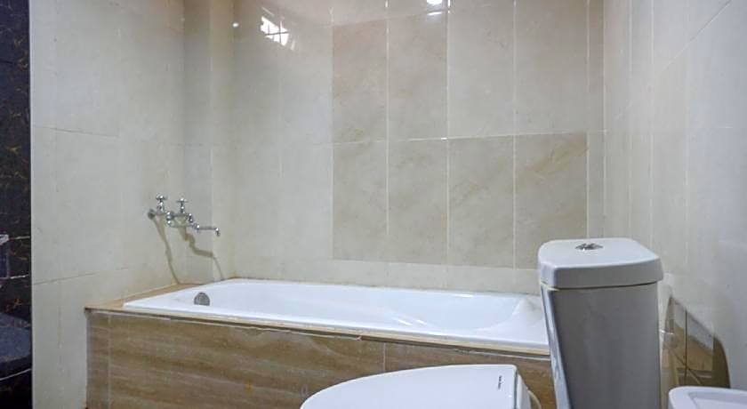 RedDoorz Plus @ Cameloan Hotel Palu