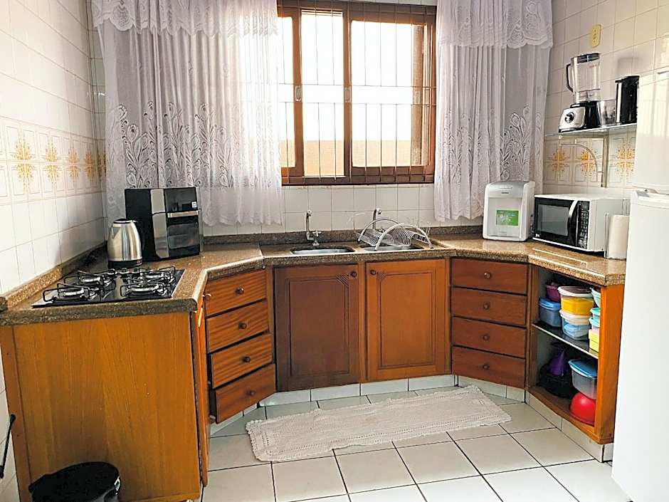 Casa Ampla - Climatizada - 1 suite-2 quartos-churrasqueira