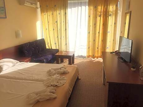 Twin Room with Balcony (2 Adults + 1 Child)